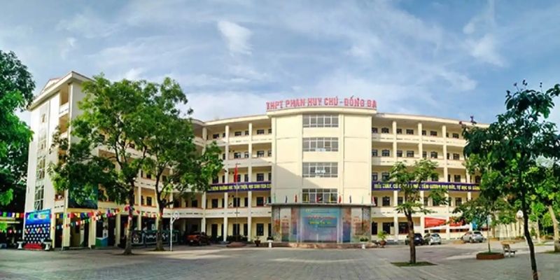Trường THPT Phan Huy Chú 